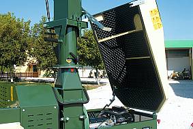 Wartungklappe Dieselmotor